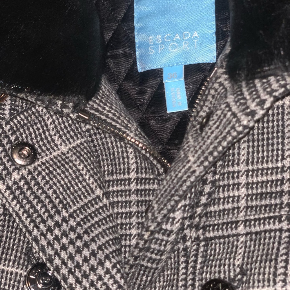 Jacket - Picture 2 of 9
